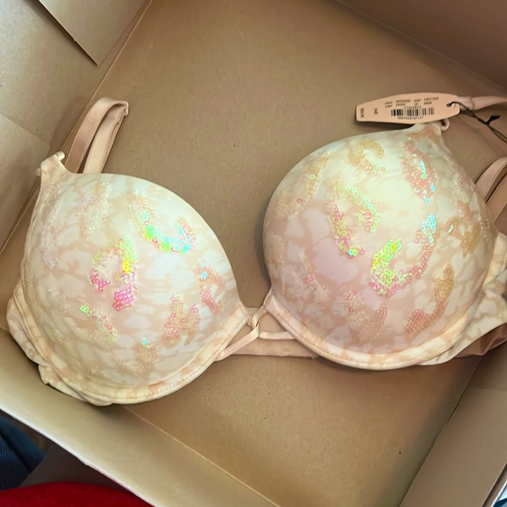 Victoria secret NWT 34B padded bra with sequins white and creamy